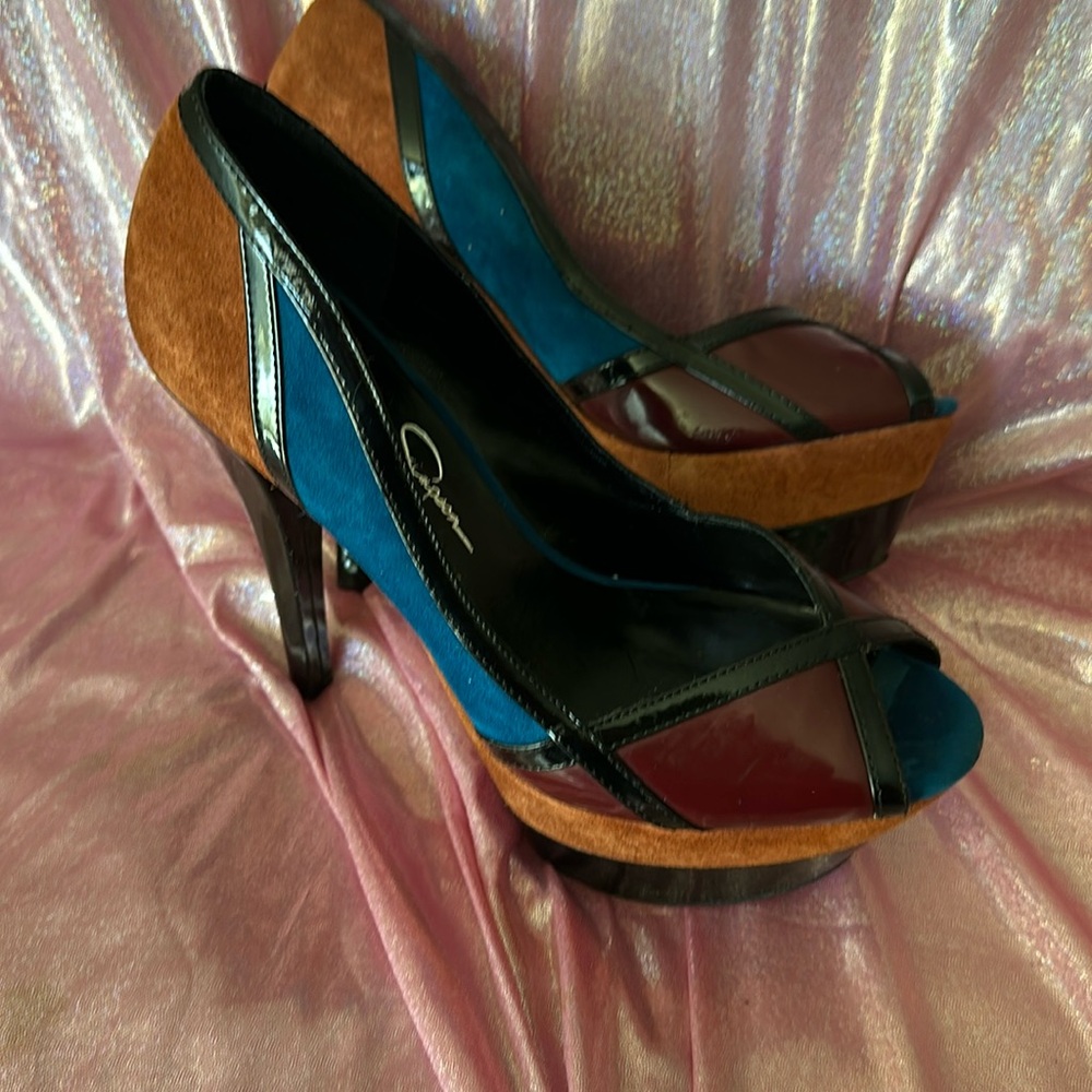 Jessica Simpson pumps 7.5